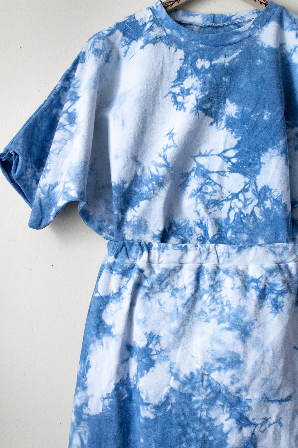 Thumbnail: CLOUDYWING - cotton tee - Naturally Dyed