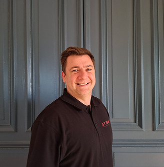 Mitarbeiterfoto DF kompakt quer.jpg
