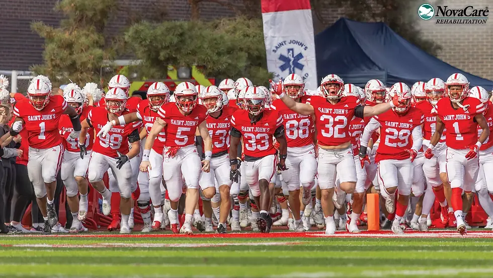 Football Team Comingon Field.webp