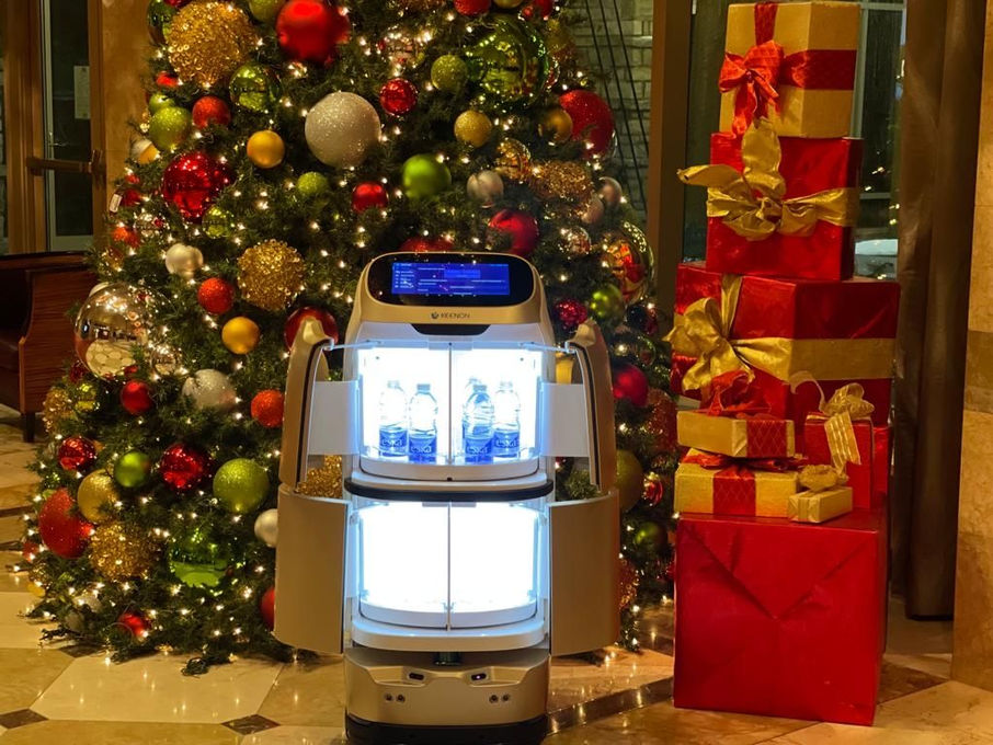 Innowacyjny robot hotelowy w3.jpeg