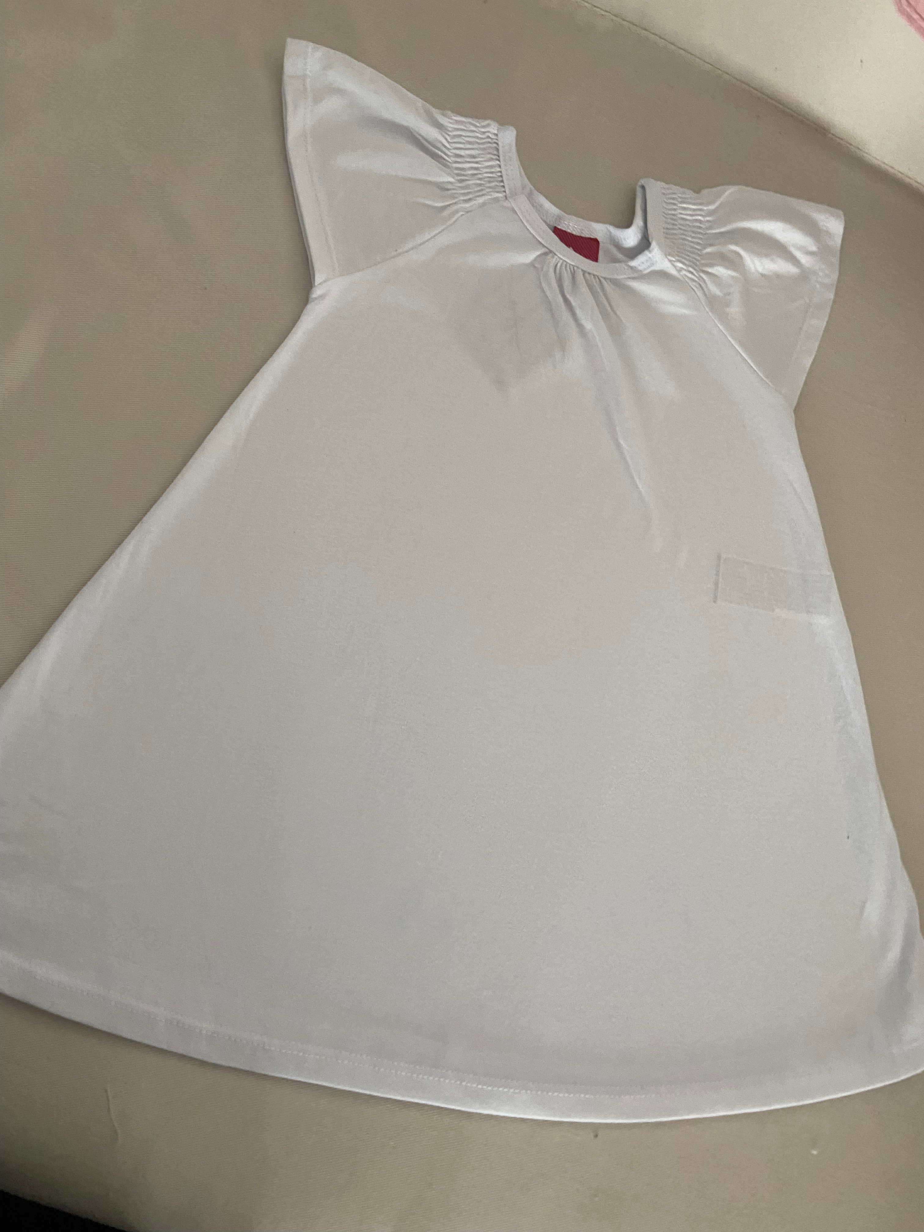 Vestido branco basiquinho