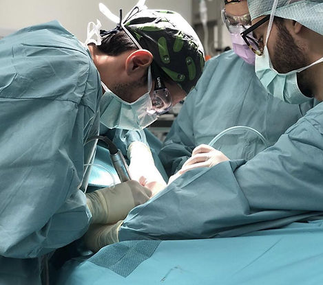 Opération chirurgie pré-implantaire