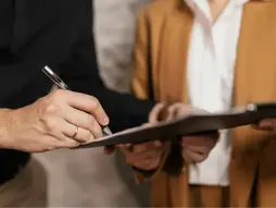 Cómo la IA puede ayudarte con tus contratos musicales.