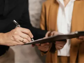 Cómo la IA puede ayudarte con tus contratos musicales.
