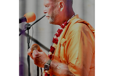 Maharaj singing_edited.png
