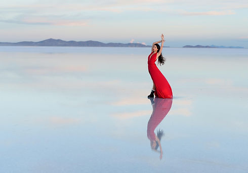 Lady in red Uyuni.jpg