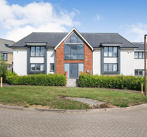 Walton Park, Milton Keynes_edited.jpg