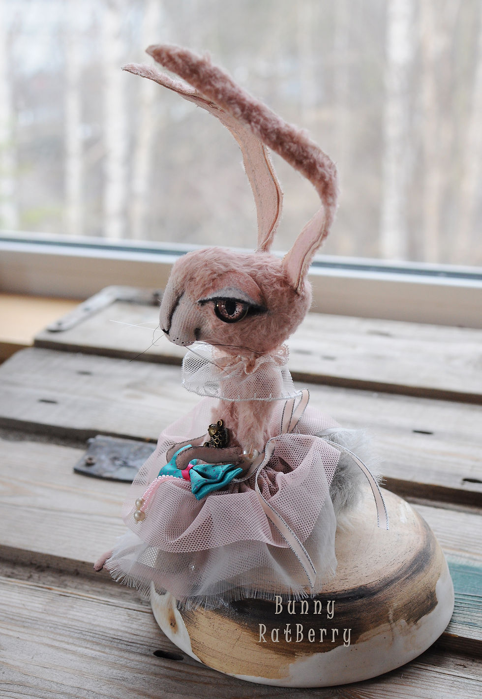 Thumbnail: Beige Bunny girl 7/9"