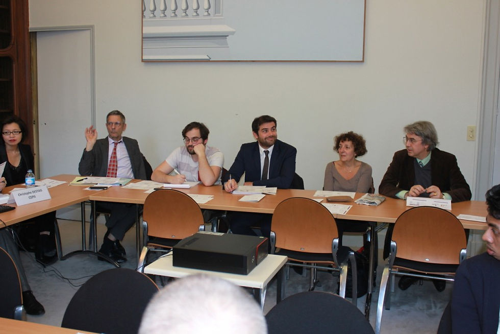 avec les participants ...