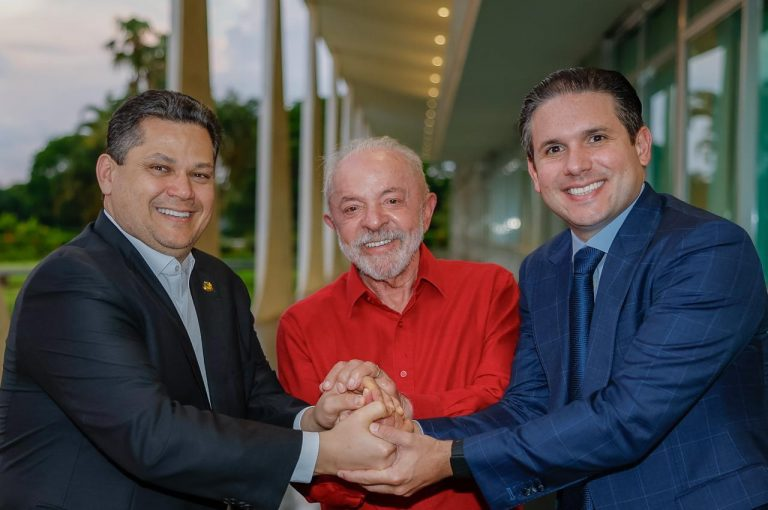 Lula recebe presidentes da Câmara e do Senado após reeleição