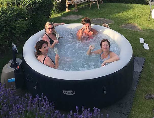 hottub-ladiesparty-605x465-605x465_orig.jpg