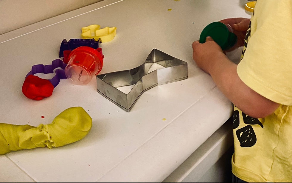 keeping little ones busy homeschool