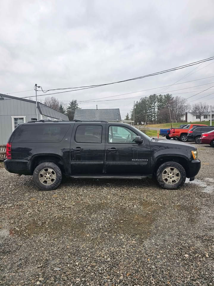 Thumbnail: 2014 Chevrolet suburban 1500 LT Sport Utility 4D