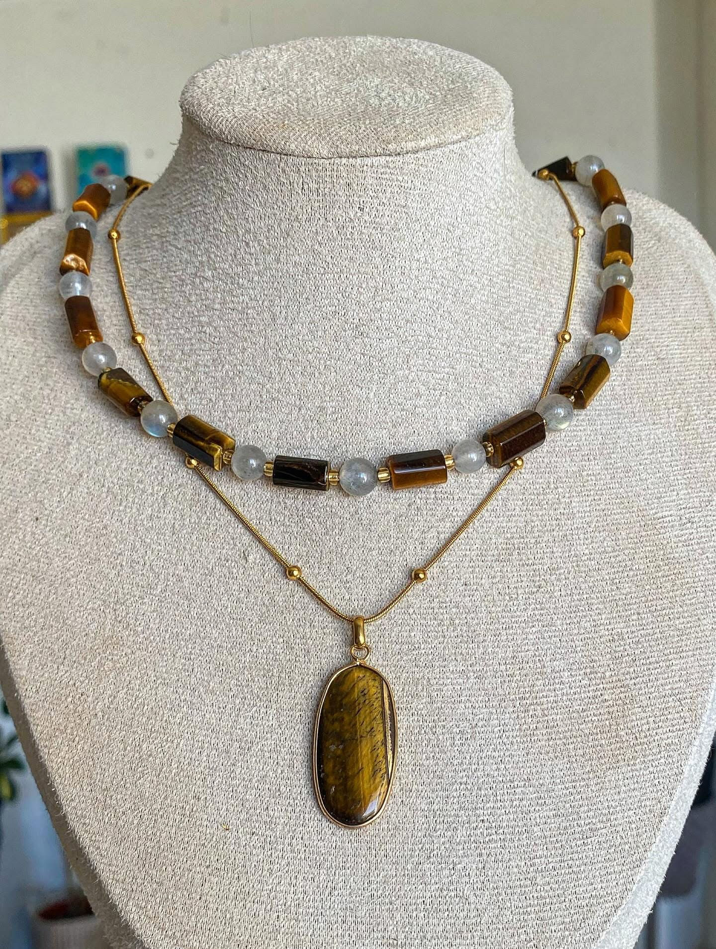 Collier « L’aura du Guide »