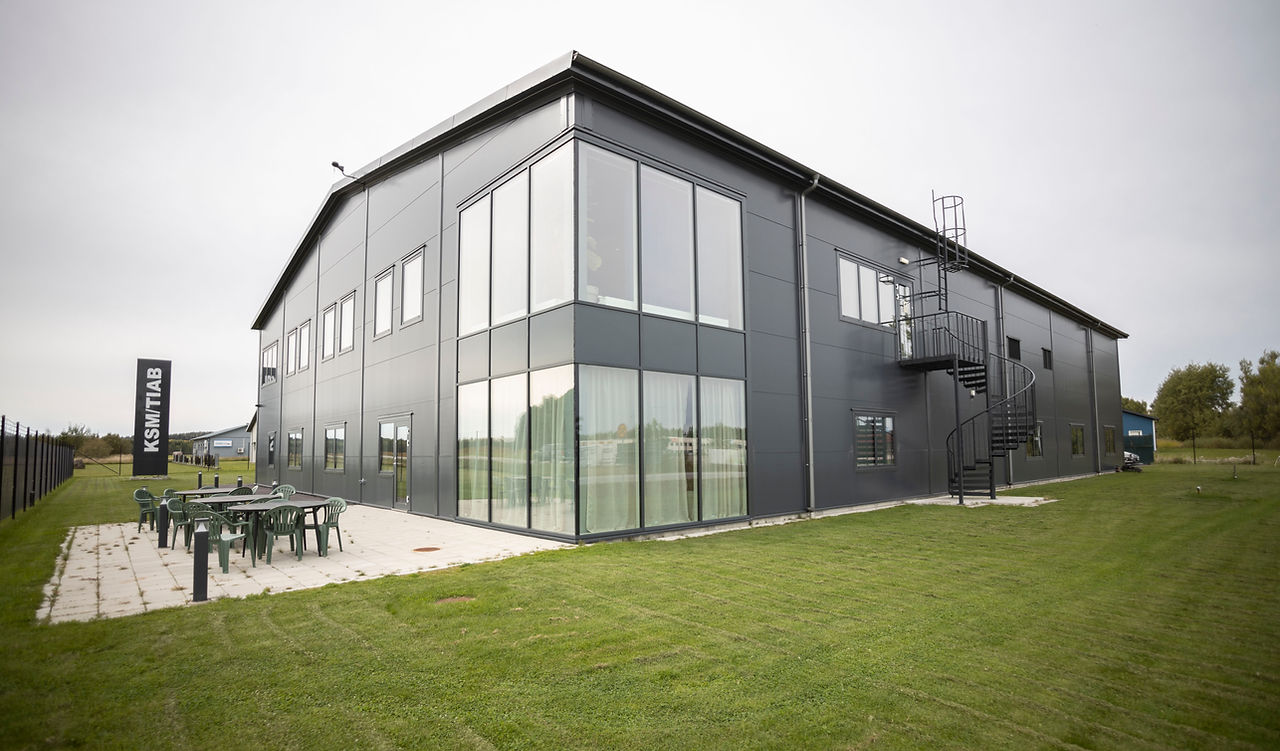 Snickare utfört av KSM/TIAB - Karlskoga Snickeri & Montage AB i Karlskoga