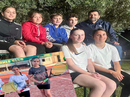 ΑΚΑΡΝΑΝ ΑΓΡΙΝΙΟΥ-DINA’S TENNIS CLUB: Επιτυχημένη συμμετοχή των αθλητών-τριών του στο πρόσφατο τουρνουά τέννις open 22η (Δ)