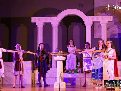 2ο Δημοτικό Σχολείο Ναυπάκτου: Λυσιστράτη του Αριστοφάνη στην Παπαχαραλάμπειο αίθουσα Ναυπάκτου.