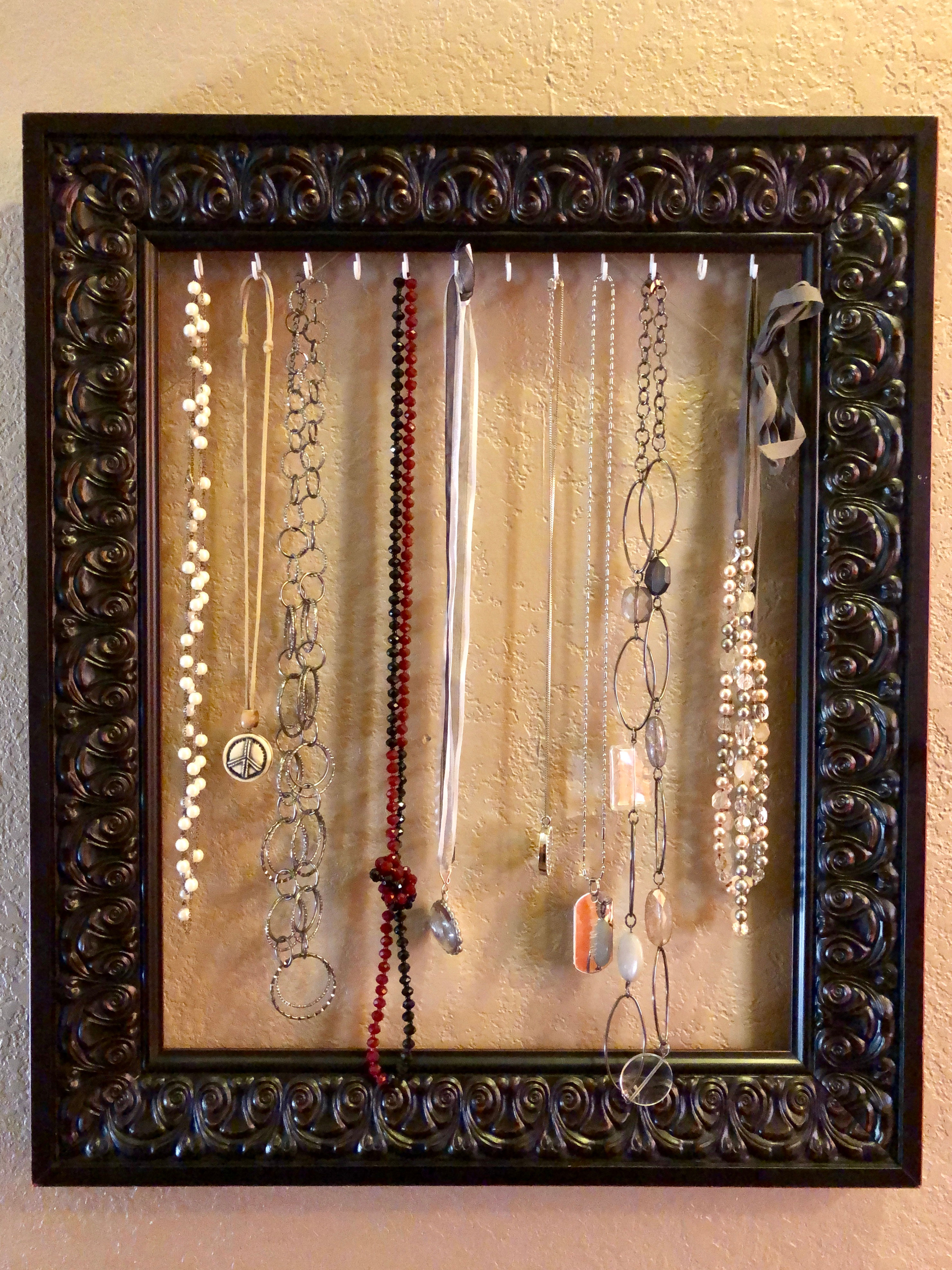 Necklace holder frame 