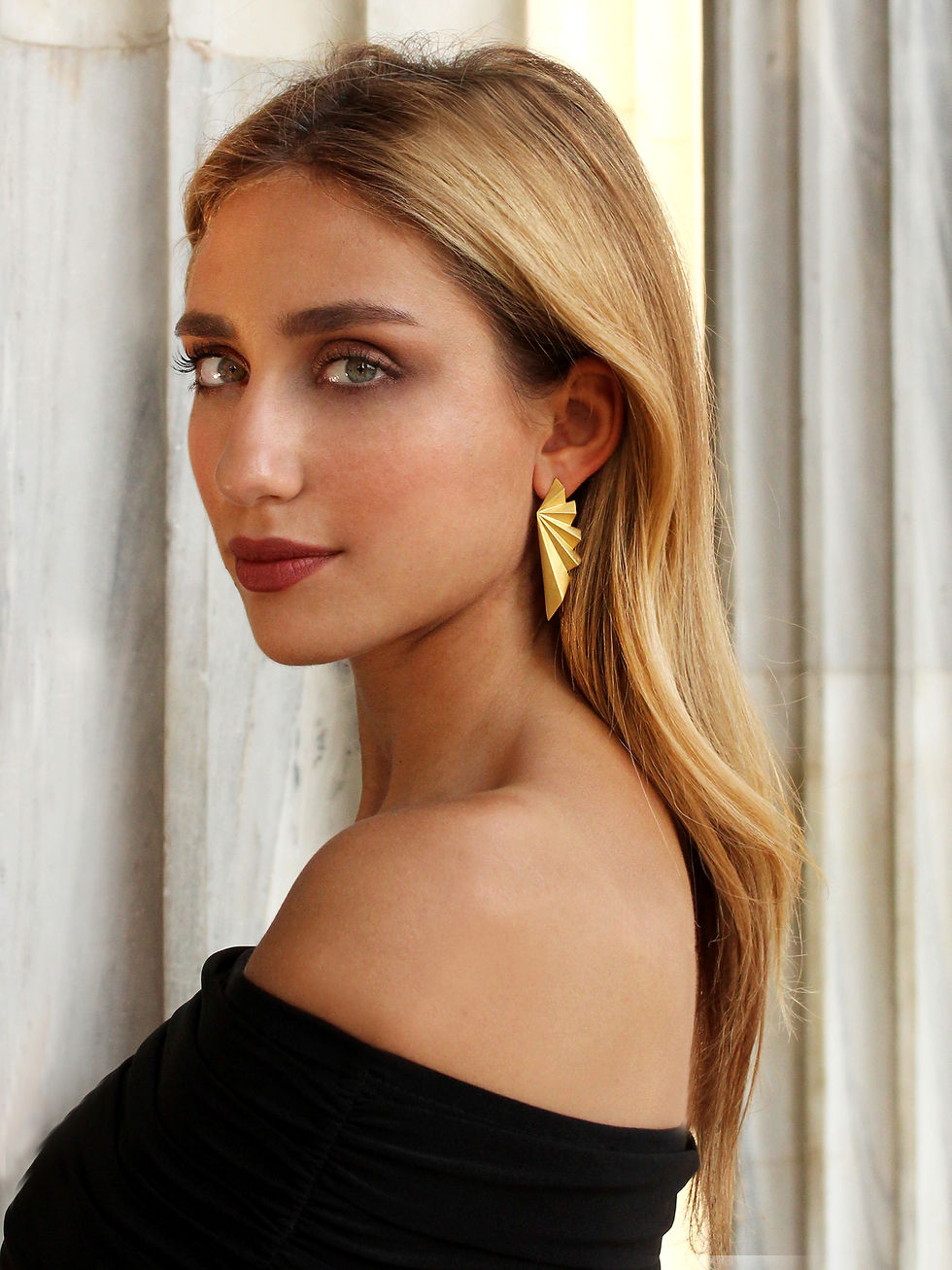 Thumbnail: Large Folds Earrings