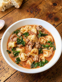 Creamy Tortellini Soup: A Hearty 30-Minute Masterpiece for Cozy Evenings