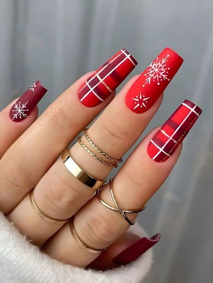 The Tartan Plaid Statement Nail