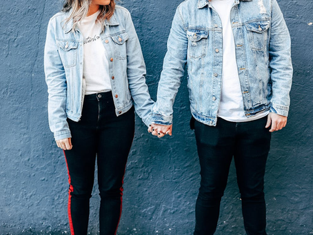 15 Unspoken Female Gestures That Can Drive A Man Crazy