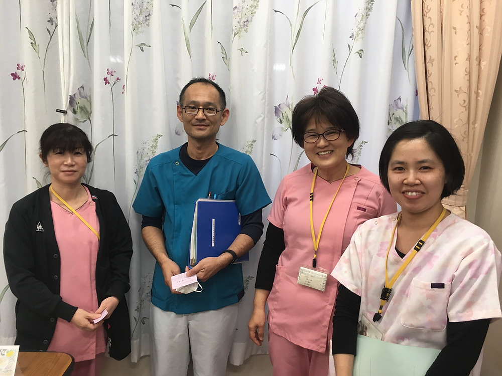 医療とケアの職員の皆さん。右から二番目の方が副看護部長の福原さん