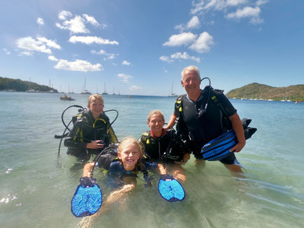 Dag 208 Vårt første dykk! (og kan jo ikke bli det siste!?)