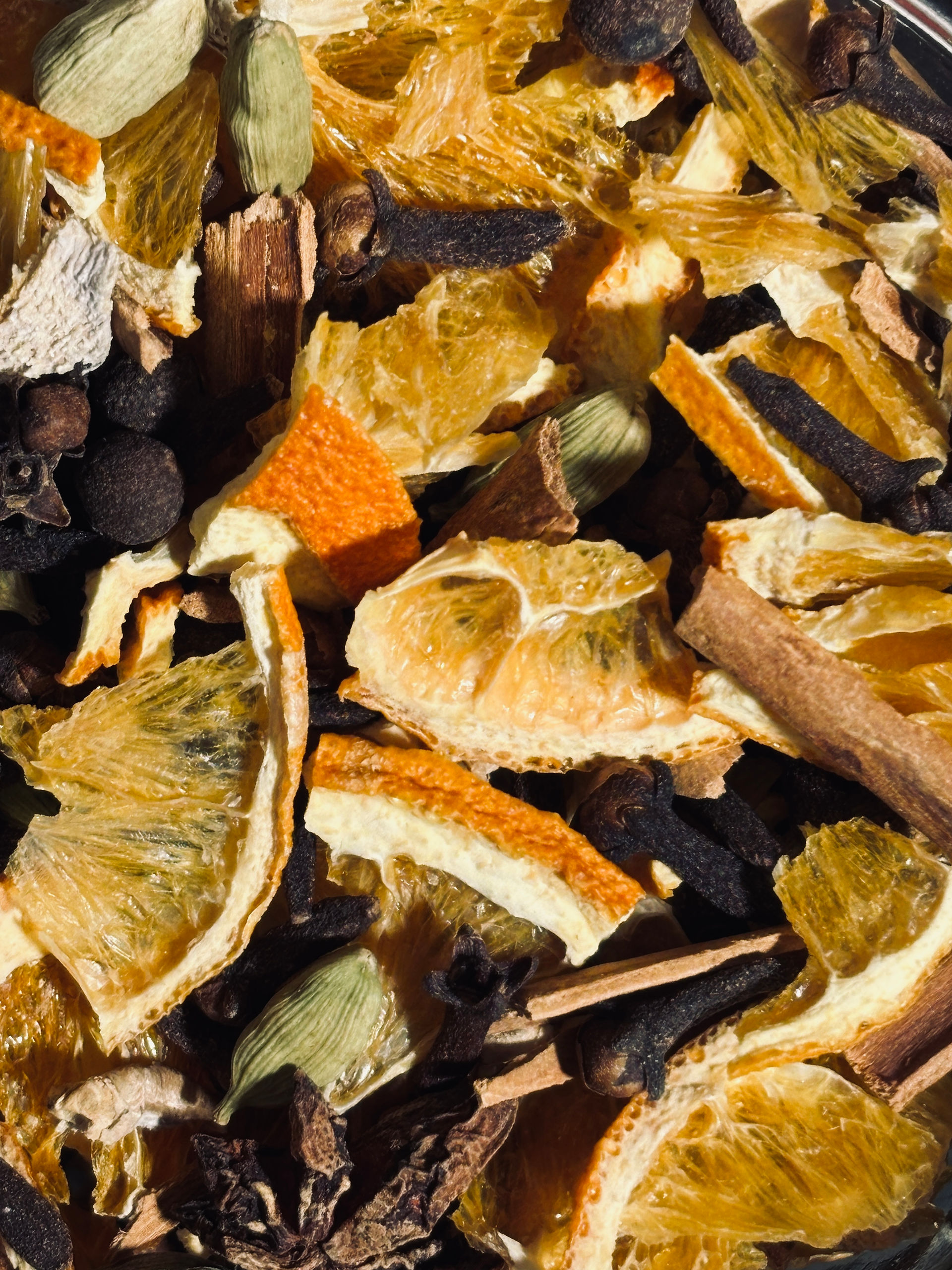 All natural simmer pot made with yummy spices and hand dried fruits. 