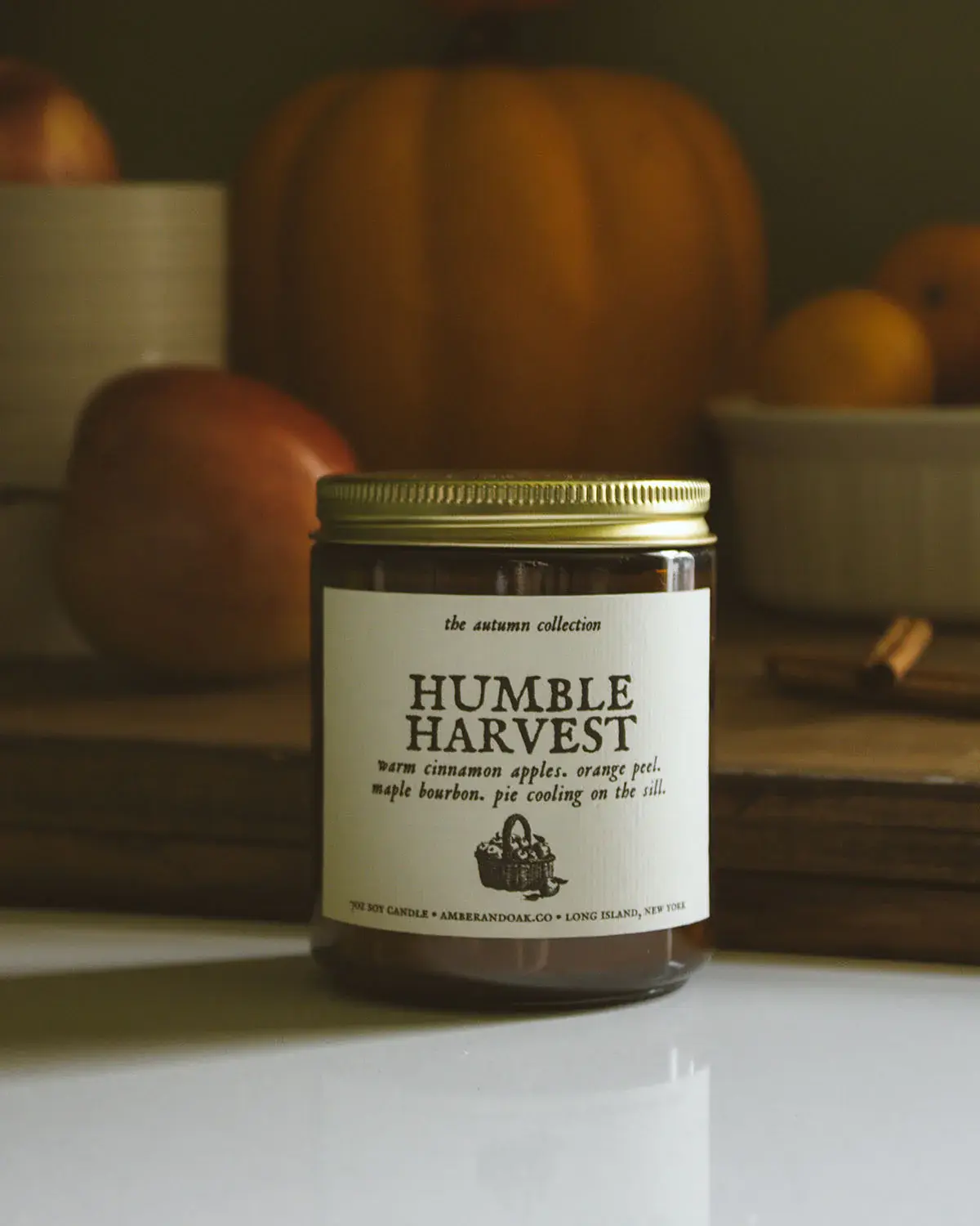 Humble Harvest Amber & Oak candle.