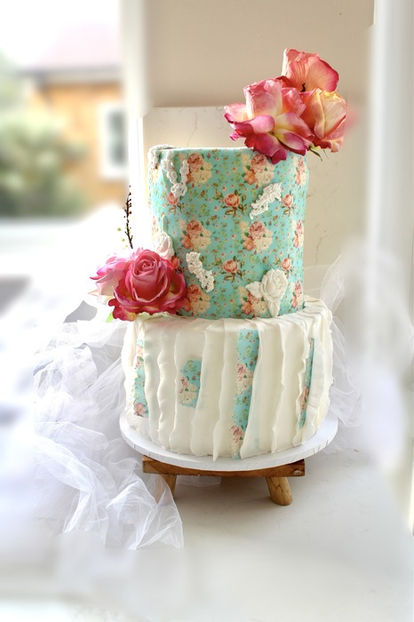 Vintage Florals Wedding Cake