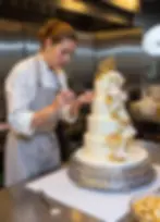 Get Bespoke Anniversary Cakes in London