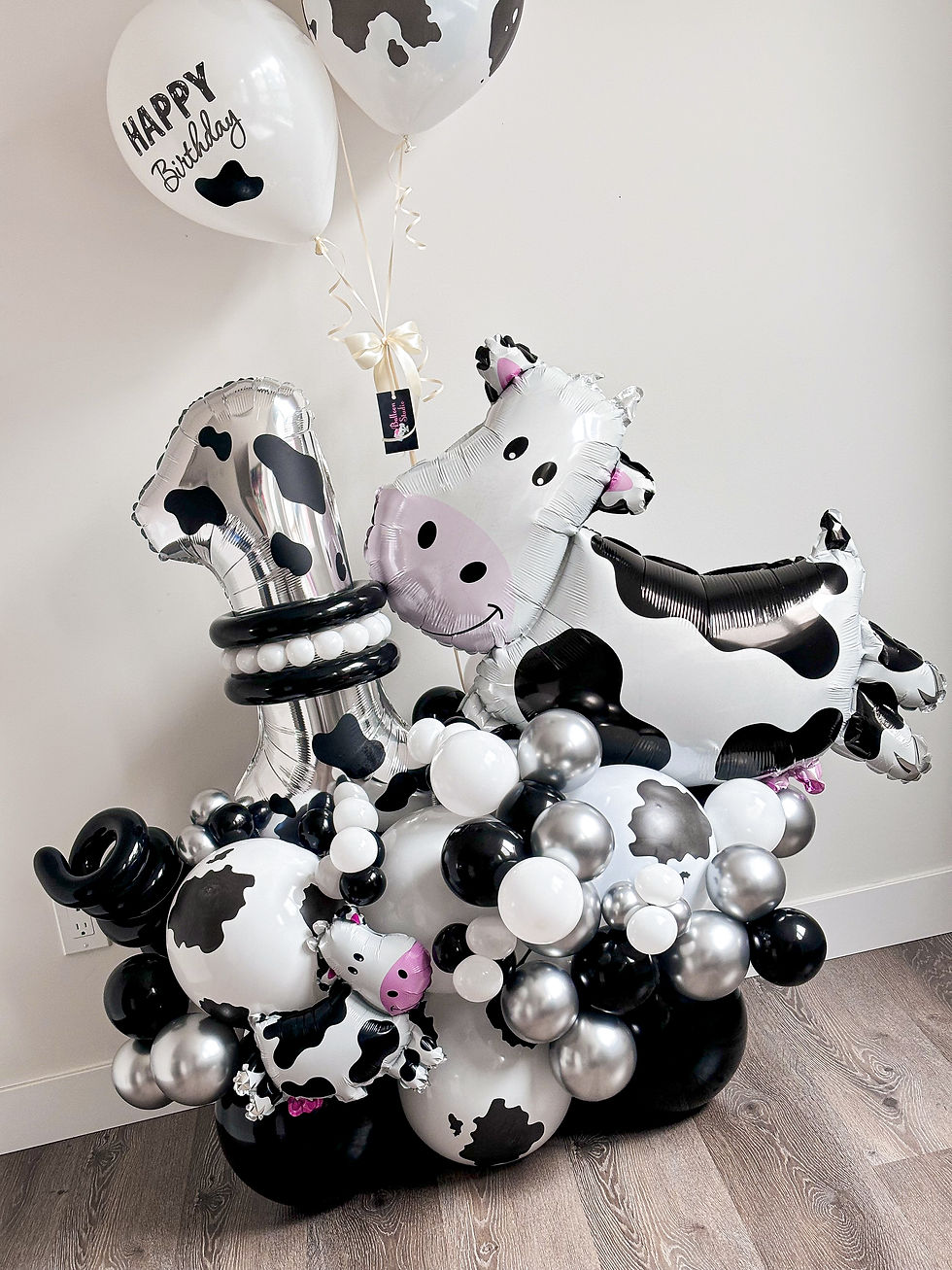 Thumbnail: Happy Cow Balloon Set