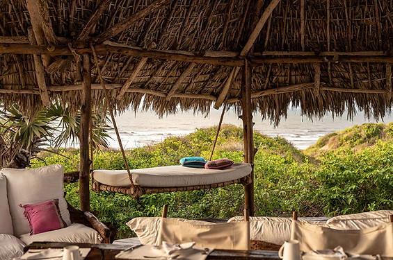 4_Lounge with hammock.jpg