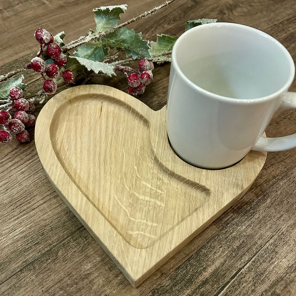 Miniaturbild: Herz-Tablett aus Eichenholz , Serviertablett aus Holz, Kaffeetablett, Untersetze