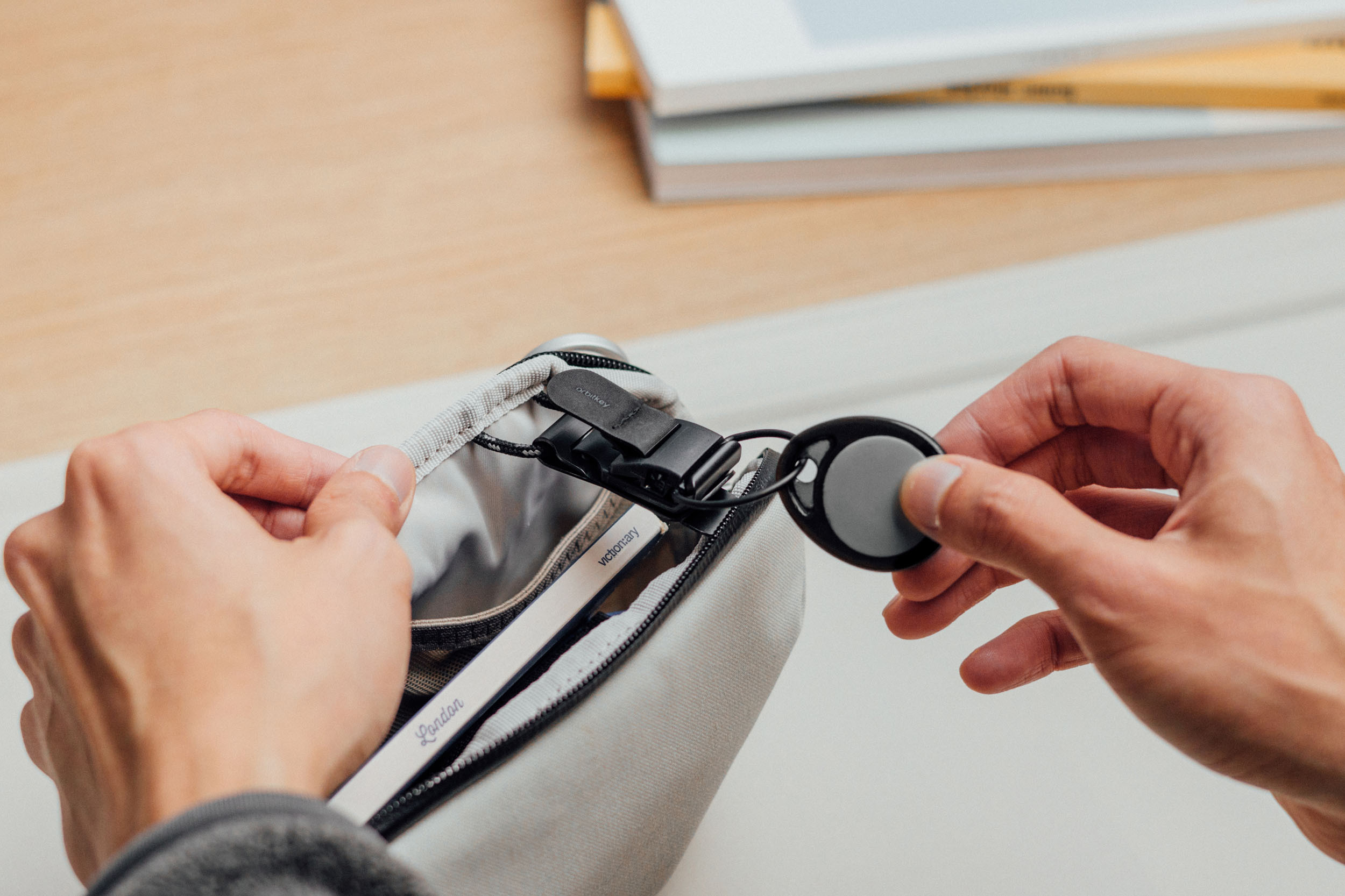 マウスラビット ボーリングバッグ 黒 イェソン 韓国 *青のキーリング マウスラビット ボーリングバッグ 黒 イェソン 韓国 *青のキーリング