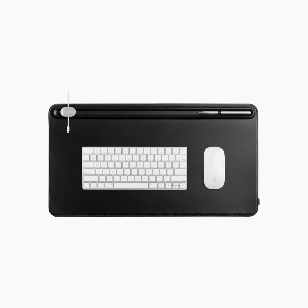 orbitkey-desk-mat-black-medium-3_9674a003-5bef-4e81-9100-cb1835b0f14e_1000x1000.webp