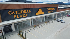 Catedral Plaza: El epicentro del comercio en Zipaquirá