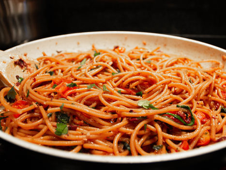 Garlic Olive & Roasted Tomato Pasta