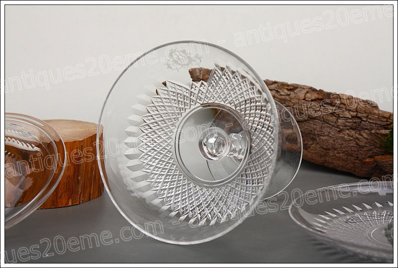 Drageoir compotier en cristal de Baccarat monogrammé, Baccarat crystal dragees bowl