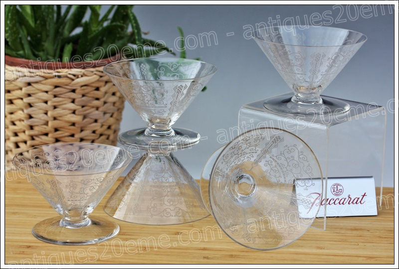Antiques20ème, Verres coupes à champagne en cristal Baccarat modèle service Lido, Baccarat crystal champagne glasses