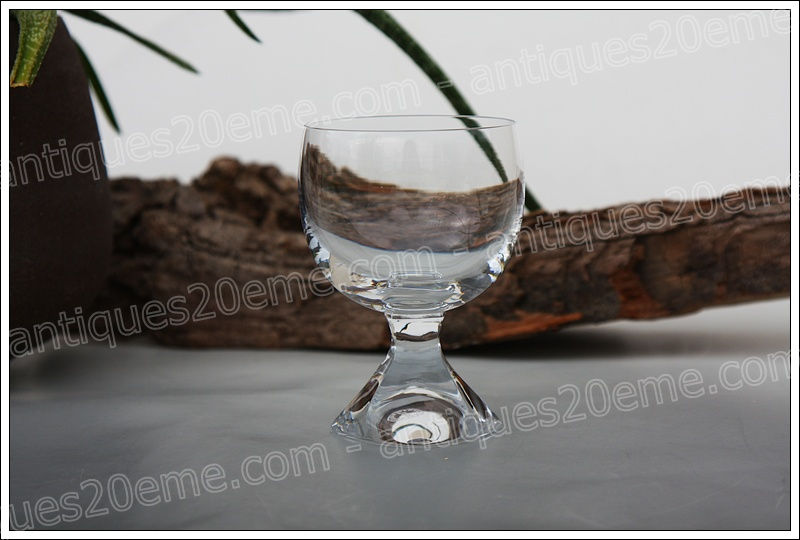 Antiques20ème, Verre à vin en cristal de St Louis modèle Isis, St Louis crystal wine glass