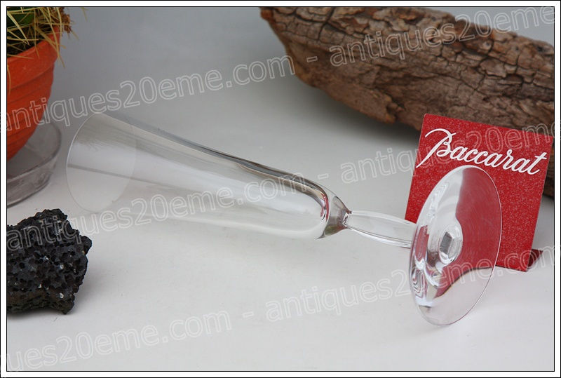 Antiques20ème, Flûte champagne verre du service en cristal Baccarat modèle Onde, Baccarat crystal champagne flute glasse