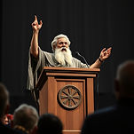 Strateško govorništvo in vpliv: Jasno sporočilo, prilagodljiv nastop in prepričljiv vpliv 