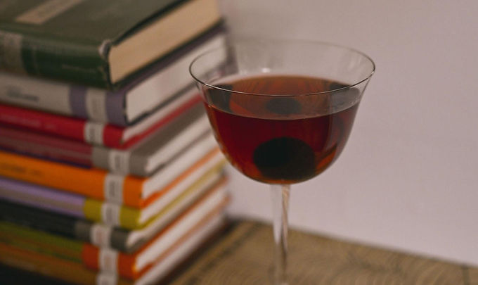 1.5 oz Matchbook Distilling Land of Muses Gin
1 oz Matchbook Distilling Garden Variety Elderberry oolong
0.25 oz Maraschino liqueur
Garnish: Maraschino cherry
Glass: Martini glass