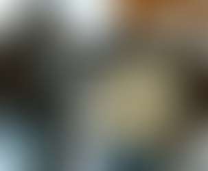 Lycéens regardant les brochures Pass' au Sup