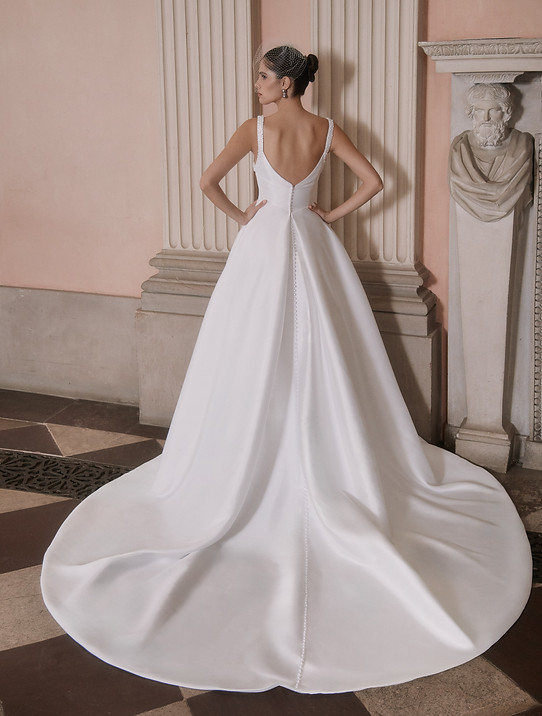 Ellis-Bridals_Wedding_Dresses_At_June_Brides_Glasgow_Style_Alexandra-13093A.
