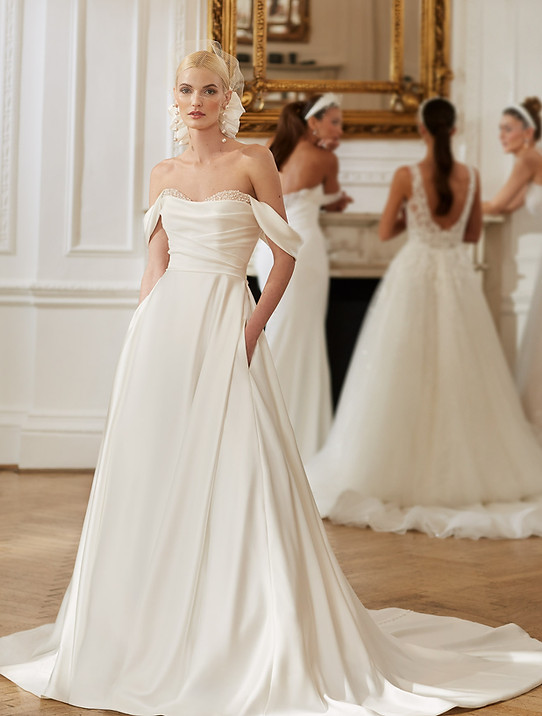 Ellis-Bridals_Wedding_Dresses_At_June_Brides_Glasgow_Style_Sammie-11931.