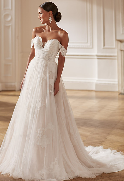 June-Brides-Glasgow_The-Sample-Suite_Sale-Wedding-Dresses-Glasgow.