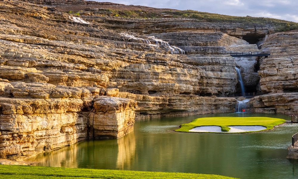 Payne_s-Valley-19th-Hole.webp